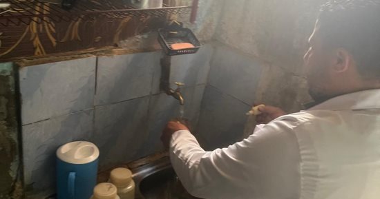سحب عينات لنقاط شبكات المياه بطوخ للتأكد من مطابقتها للمواصفات القياسية