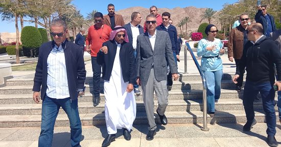 محافظ جنوب سيناء يتفقد ساحة العلم بطابا استعدادًا للاحتفال بالعيد القومي