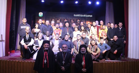 بطريرك الأقباط الكاثوليك يشهد عرض مأساة هاملت بالكلية الإكليريكية بالمعادى