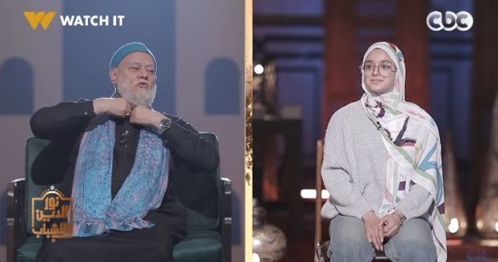 علي جمعة يوضح حكم زيارة المرأة للمقابر: الممنوع هو اللطم وشق الجيوب لا الزيارة نفسها