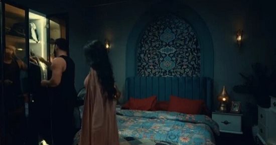 الدولاب الزجاج موضة غرف نوم 2026.. ظهرت فى مسلسل درش