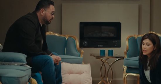 مسلسل اللون الأزرق الحلقة 6.. آمنة تنهار بعد فصلها من العمل بشكل مفاجئ وتطلب العودة إلى دبى.. وخلاف مع أدهم بسبب السفر.. وتوتر بين جومانا ووالدها.. وأحمد رزق يحاول احتواء حمزة.. وآمنة تكتشف سر مشروع شيرين