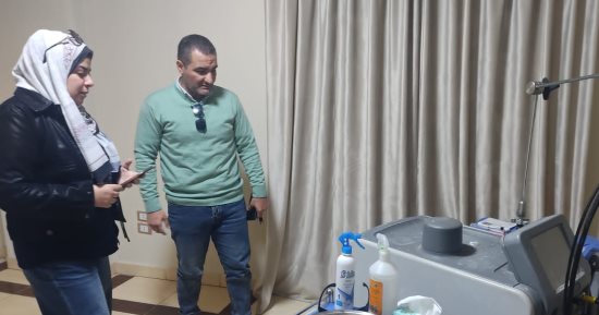 صحة الدقهلية: ضبط طلاب بكلية الطب يديرون مركزين للجلدية والليزر دون ترخيص