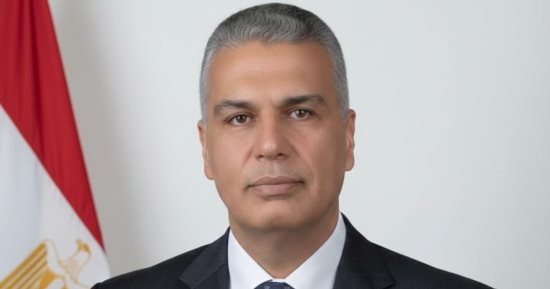 محافظ جنوب سيناء يشدد على الالتزام بأسعار الوقود وتعريفة الركوب المعتمدة