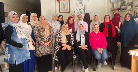 القومى للمرأة ببنى سويف: تدريب 175 سيدة على تجفيف وتسويق النباتات الطبية.. صور