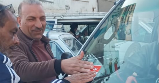 لصق استيكرات بأجرة المواصلات لكل الخطوط بمحافظة الدقهلية
