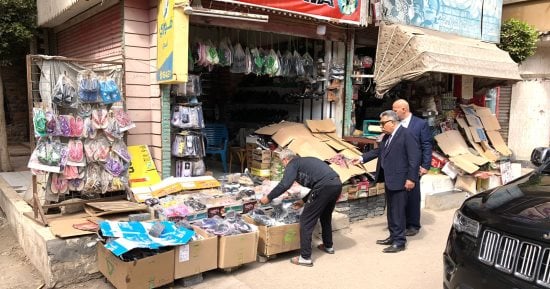 محافظ الدقهلية يجرى جولة بشارع الجلاء لمتابعة رفع الإشغالات