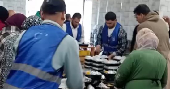 30 ألف وجبة ومائدة رمضانية بحضور 1500 صائم ضمن حياة كريمة بكفر الشيخ.. فيديو