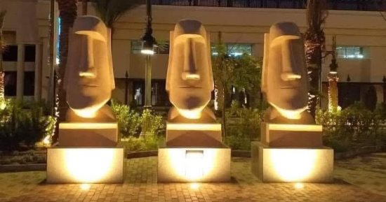 تجذب السياح من مختلف الجنسيات.. تماثيل الممشى السياحى بالغردقة تتحول إلى متحف فنى عالمى مفتوح.. خضعت لأعمال ترميم العام الماضى لتواصل إبهار الزائرين وتعكس تلاقى الثقافات على أرض البحر الأحمر.. صور