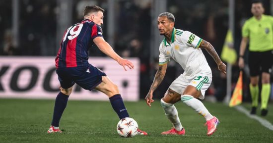 روما يقتنص تعادلا مثيرا من بولونيا في ذهاب ثمن نهائي الدوري الأوروبي.. فيديو