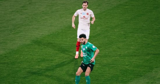 النجمة يسقط أمام ضمك بثلاثية في الدوري السعودي بمشاركة دونجا
