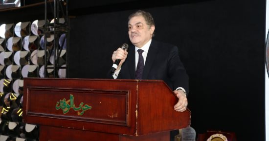 رئيس الوفد: العمل الوسيلة الوحيدة لبناء الدولة المصرية 