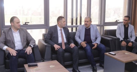 محافظ دمياط يناقش ملف تقنين أراضى الدولة مع المدير التنفيذى بهيئة الإصلاح الزراعى