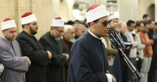 أصغر طالب يؤم المصلين بالجامع الأزهر.. محمد عبد الله نموذج للتفوق القرآني