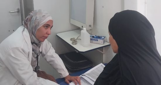 "صحة قنا" توقع الكشف الطبى على 606 مواطنين بقرية بركة بنجع حمادي