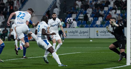 الهلال يتخطى الفتح بصعوبة في الدوري السعودي.. فيديو