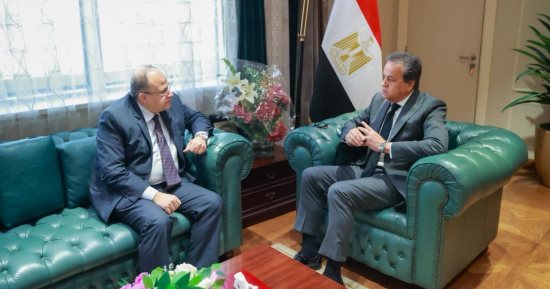 وزير الصحة يبحث مع رئيس هيئة الدواء توافر الأدوية وملفات التتبع والتوطين