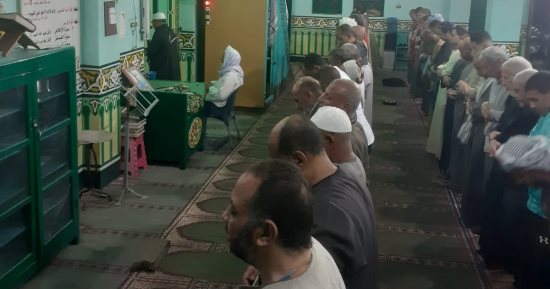 صلاة التراويح من مسجد عبود بأسوان.. فيديو
