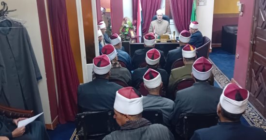 مدير أوقاف الدقهلية يعقد اجتماعا مع مديري الإدارات لمتابعة تجهيز ساحات عيد الفطر