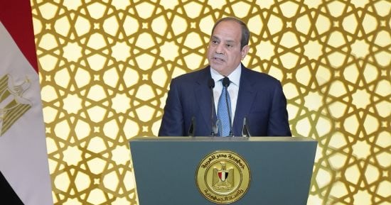 رسالة سلام مصرية للعالم فى ليلة القدر.. الرئيس السيسى يجدد الدعوة لوقف التصعيد في المنطقة.. ويؤكد: التحديات تتطلب صبرا وعزما وبناء.. إطلاق تطبيق وموقع إذاعة القرآن الكريم وتكريم الفائزين بمسابقة "دولة التلاوة"