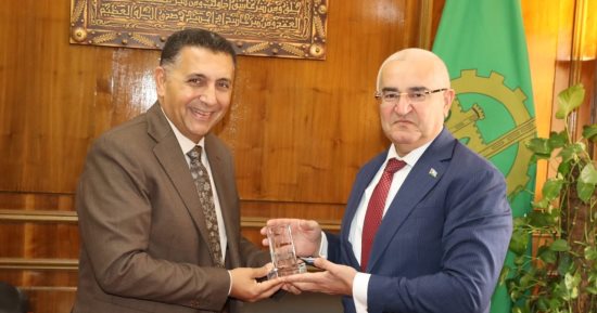 محافظ القليوبية وسفير أذربيجان يبحثان تعزيز التعاون الصناعي والتعليمي والدوائي