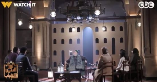 علي جمعة ينتقد فكرة التجربة قبل الزواج: يتنافى مع القيم الدينية والاجتماعية