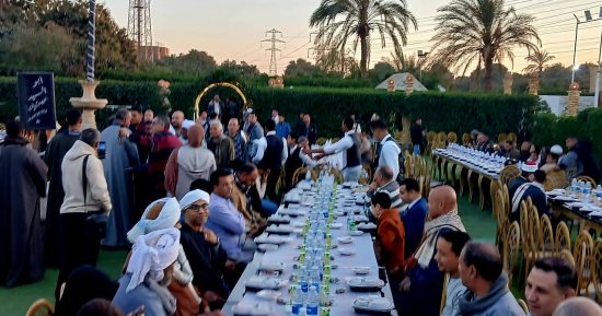 لقطة نادرة في قنا.. المتصالحون في الخصومات الثأرية يجتمعون على مائدة إفطار واحدة.. فيديو