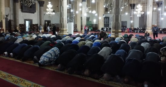 ليلة القدر.. صلاة التراويح من مسجد المرسي أبو العباس في الإسكندرية.. فيديو
