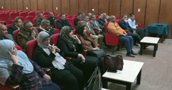 وكيل تعليم أسيوط يناقش تفعيل الوحدات الإنتاجية بالمدارس الفنية