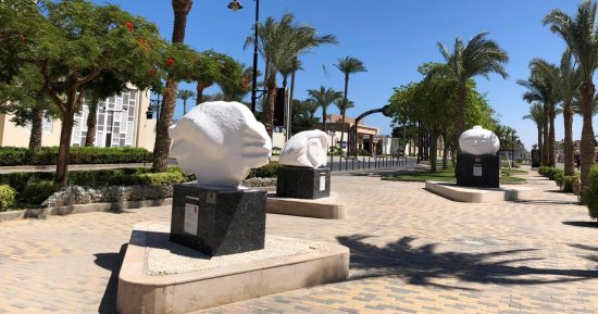 الممشى السياحى بالغردقة متحف فنى عالمى مفتوح