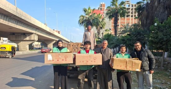 مؤسسة نبيل الكاتب عضو التحالف الوطني توزع 4000 وجبة و2000 كرتونة غذائية بالبحيرة