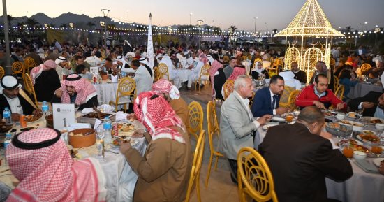 محافظ جنوب سيناء يقيم حفل إفطار العائلة السيناوية بالحديقة المركزية بشرم الشيخ
