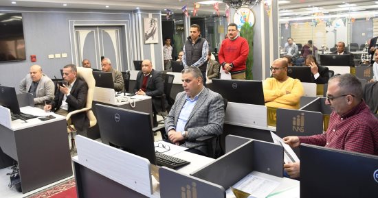 محافظ أسوان يتابع الاستعداد لاستقبال عيد الفطر ويشدد على تكثيف الخدمات