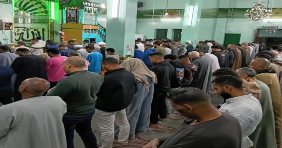 صلاة التراويح من مسجد مصنع السكر بكوم أمبو.. فيديو