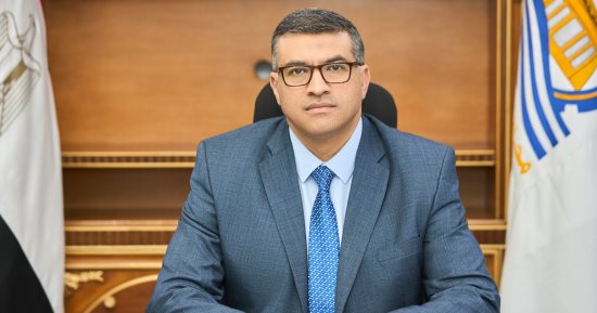 محافظ قنا: استخراج تراخيص المحال بالبطاقة وعقد الإيجار  لتيسير الإجراءات