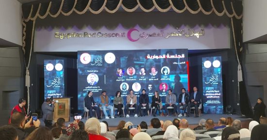 الهلال الأحمر المصرى: عصام السقا جسّد بطولات المتطوعين فى صحاب الأرض بصدق مؤثر