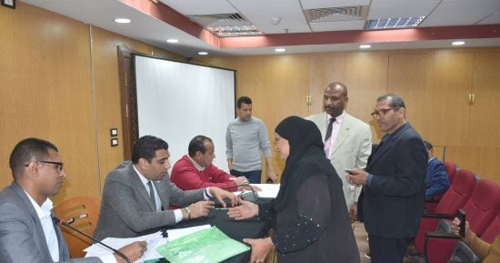 نائب محافظ الأقصر يبحث طلبات وشكاوى المواطنين خلال لقاء اليوم المفتوح