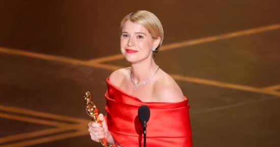 جيسى باكلى تتصدر الساحة بعد نجاحاتها السينمائية.. تعرف على حجم ثروتها