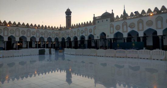 بعد ليلة القدر.. إنهاء أعمال النظافة والتطهير والتعقيم بالجامع الأزهر