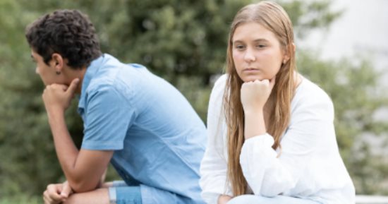 علامات صامتة.. كيف تكتشفى أن مشاعره بدأت تتغير دون أن يعترف؟