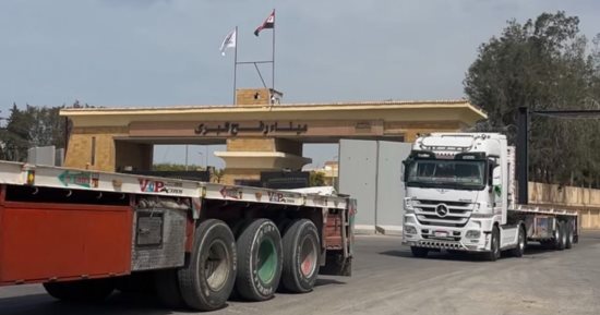 إطلاق قافلة زاد العزة الى غزة بحمولة 2508 طن من المساعدات الغذائية