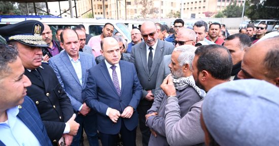 محافظ الغربية يتفقد موقفى الجلاء والجملة بطنطا لمتابعة الالتزام بالتعريفة