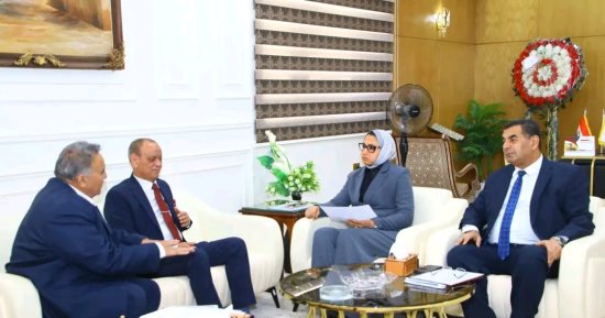 محافظ الوادى الجديد تلتقى رئيس شركة المياه بأسيوط والوادى الجديد