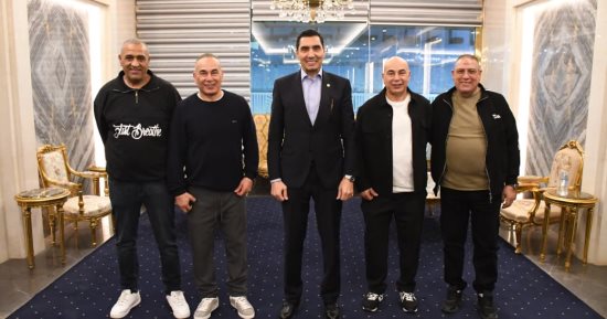 وزير الرياضة جوهر نبيل يلتقي الجهاز الفني لمنتخب مصر باستاد القاهرة