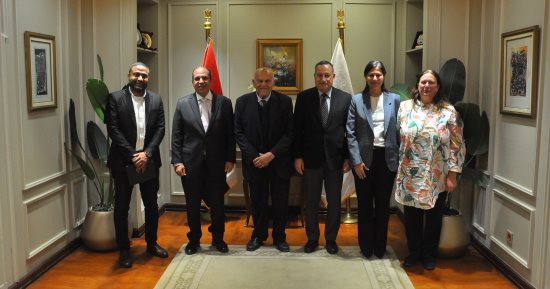 وزير التعليم العالى ومجدى يعقوب يناقشان تعزيز التعاون لدعم الرعاية الصحية
