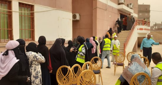 كساء 3800 طفل فى مبادرة "فرحة العيد فرحتنا" بسوهاج