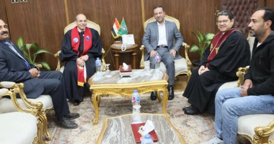 محافظ المنوفية يستقبل وفد الكنيسة الإنجيلية لتقديم التهنئة بعيد الفطر المبارك