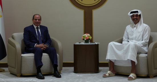 أمن الخليج جزء لا يتجزأ من أمن مصر.. جولة خليجية للرئيس السيسى لخفض التصعيد بالمنطقة واحتواء تداعيات الحرب.. الرئيس يبحث مع محمد بن زايد التطورات الإقليمية.. يُجدد تضامن مصر مع قطر.. ويؤكد دعم إجراءات الدوحة