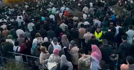 60 ألف مسلم يؤدون صلاة عيد الفطر المبارك فى «جزيرة الدانوب» بالنمسا