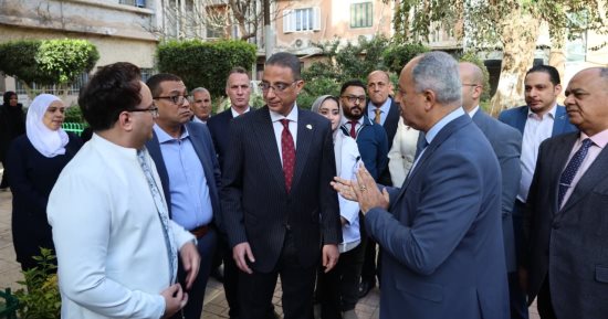 محافظ الجيزة يتفقد مستشفى التحرير العام بإمبابة لمتابعة انتظام العمل